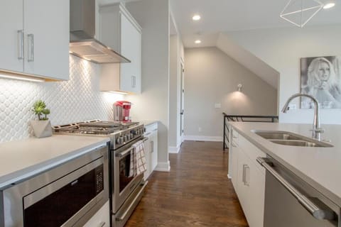 Ultra Large Deck Skyline Views House in Nashville