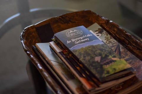 The Cottage on Abbey- Relaxing Summer Getaway in Harrison House in Buffalo River