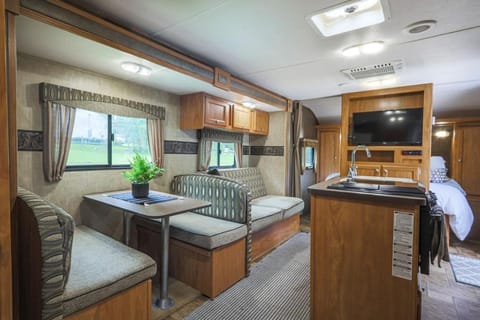 Camper- Relaxing Space After a Day of Hiking House in Buffalo River