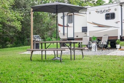 Camper- Relaxing Space After a Day of Hiking House in Buffalo River