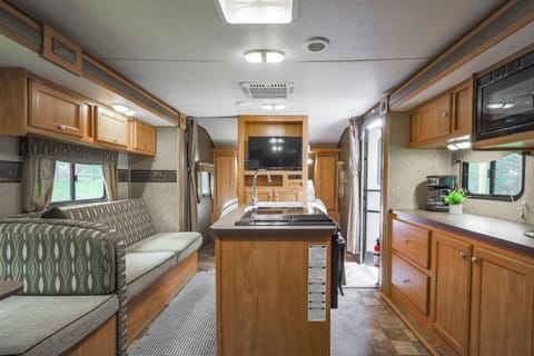 Camper- Relaxing Space After a Day of Hiking House in Buffalo River