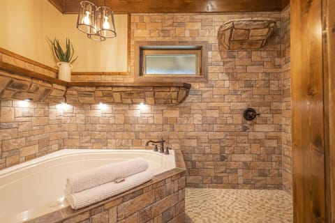 Mountain Crest Cabin- Summer Getaway With A Beautiful View Cabin in Buffalo River