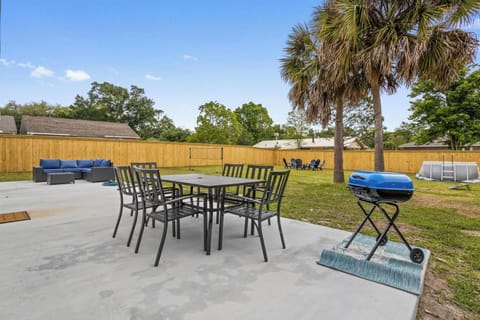 Coastal Retreat by the Beach House in Long Beach