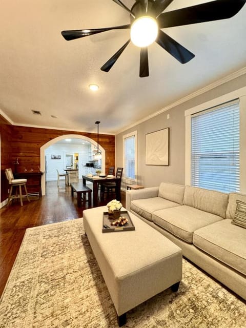 The River City Haven- Cozy, Spacious Home Near Downtown House in San Antonio