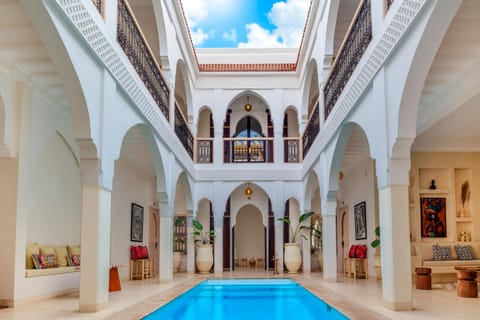 Property building, Day, Massage, Pool view, Swimming pool, Breakfast, sunbed