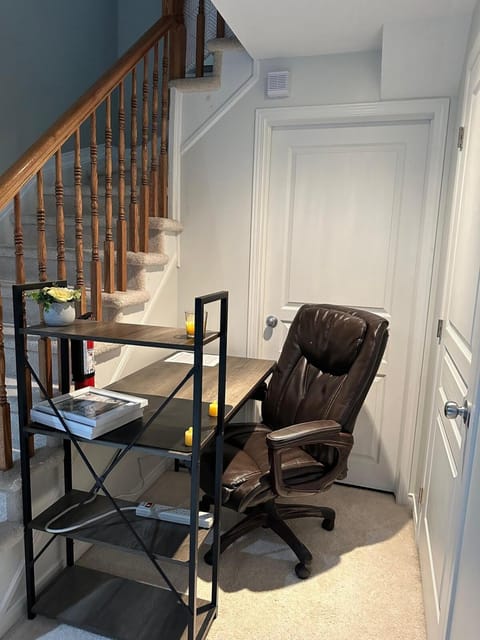 Luxury & Free Parking Bachelor Apartment in Gatineau