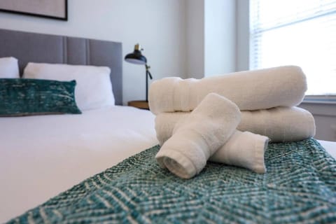 Double Townhomes Elegant Design Big Groups House in Nashville