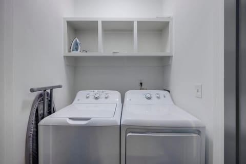 Beautiful Townhomes 2 Units With Outdoor Patios House in Nashville