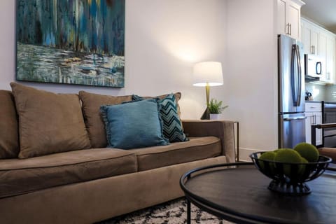 Ten Minutes to Broadway Alluring Gated Townhome House in Nashville