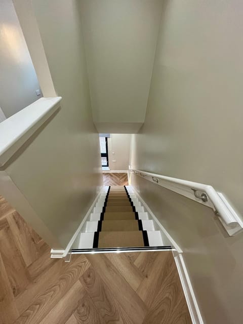 Luxury Spacious 4 Dbl BR House with Free Parking Apartment in Edinburgh