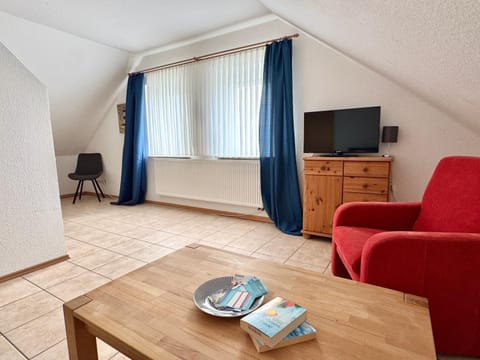 Ferienwohnung Krabbe 2, Bensersiel, mit gemeinschaftlichen Garten Apartment in Esens