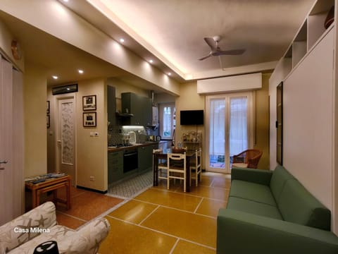 TV and multimedia, Kitchen or kitchenette, Living room