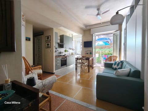 Day, Kitchen or kitchenette, Living room, Seating area, Dining area