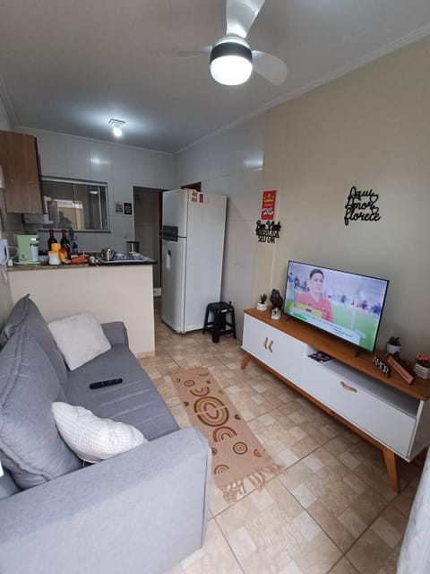 Casa linda e confortável na Penha RJ Próximo ao Ciaa Marinha Cefan Advec Casa do Marinheiro Lespan e Aeroporto internacional Apartment in Rio de Janeiro