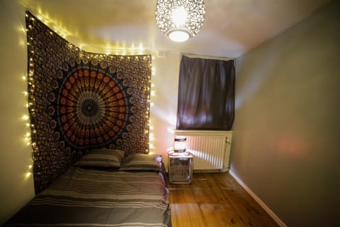 Bruxelles centre petite chambre privée au Sablon ! Bed and Breakfast in Brussels