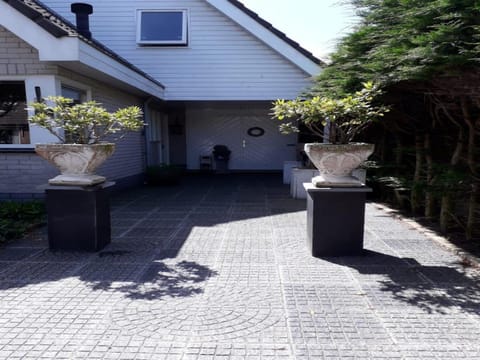 Property building, Lobby or reception
