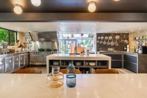 L Atypique Maison FERAUD House in Saint-Remy-de-Provence