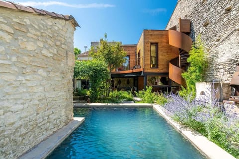 L Atypique Maison FERAUD House in Saint-Remy-de-Provence