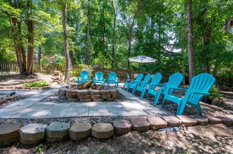 Patio, Natural landscape, Garden, Seating area