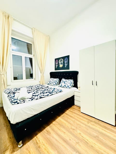 Bed, Bedroom, wardrobe
