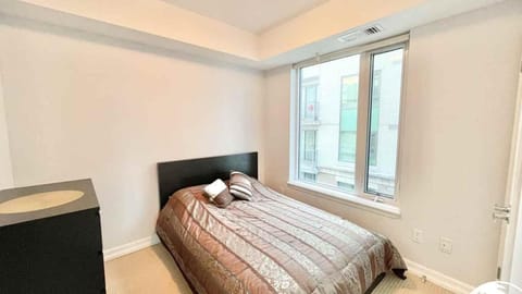 Luxurious 2bd 2bth underground parking Apartment in Gatineau