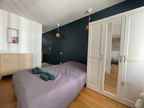 Bed, wardrobe