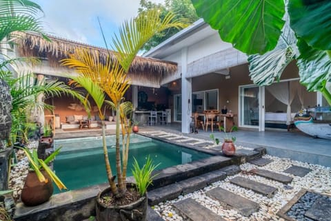 Property building, Natural landscape, Pool view, Swimming pool