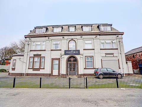 Property building, Parking