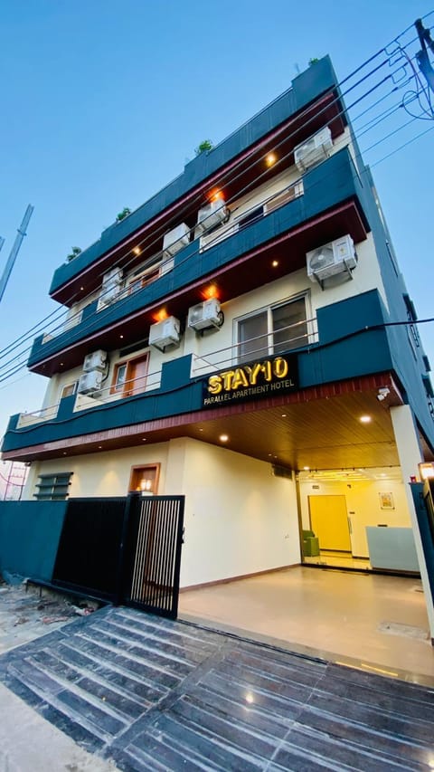 Property building, Day