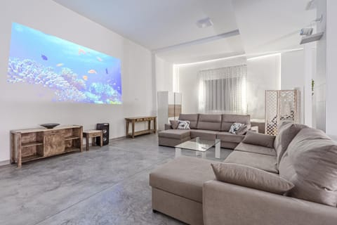 TV and multimedia, Seating area