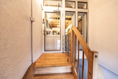 Property building, Facade/entrance, Location