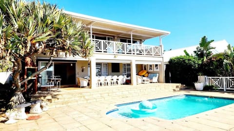 Property building, Garden, Swimming pool