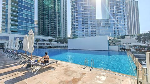 Premium 3-bedroom with Direct Beach Access in JBR Apartment in Dubai