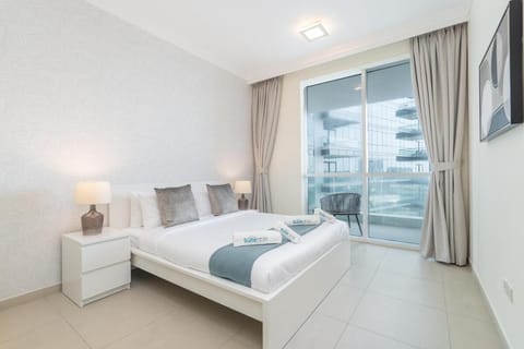 Premium 3-bedroom with Direct Beach Access in JBR Apartment in Dubai