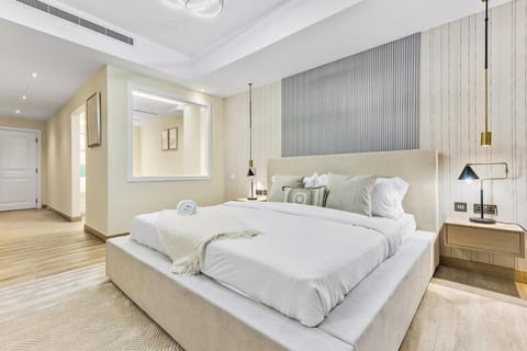 Luxury 6BR JBR Penthouse Panoramic Sea Views, Steps to Marina Beach & The Walk Apartment in Dubai