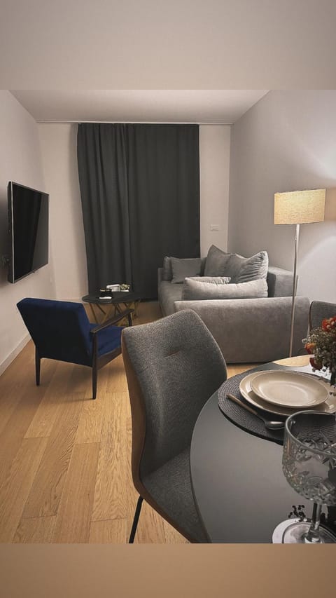 Communal lounge/ TV room, TV and multimedia, Living room