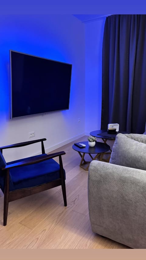 Communal lounge/ TV room, TV and multimedia, Living room, Seating area