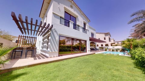 Luxury Paradise 7 Bedroom Plus Maids Villa Villa in Dubai