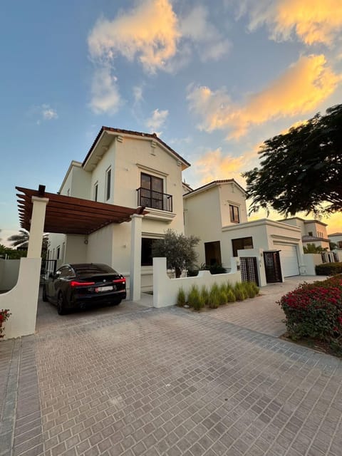 Property building, Parking