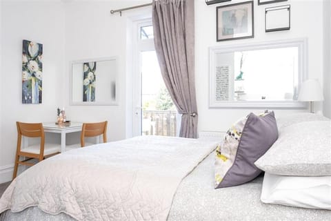 Mory House Bed and Breakfast in Christchurch