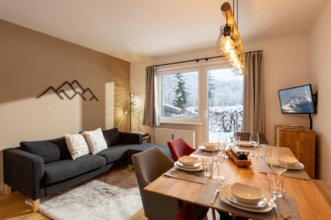 Living room, Dining area
