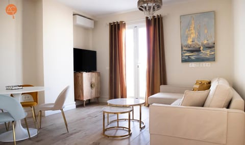 TV and multimedia, Living room, Dining area, air conditioner