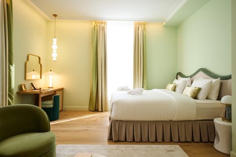 Seating area, Bedroom