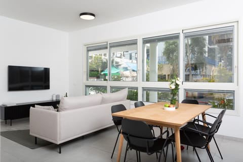 Living room, Seating area, Dining area