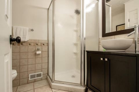 Lakefront, Game Room, Hot Tub, Fire Pit House in Rockwell