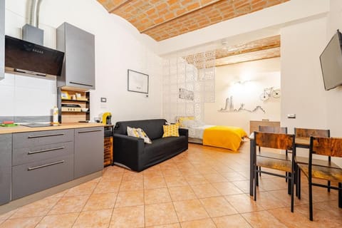 TV and multimedia, Kitchen or kitchenette, Living room, Seating area, Dining area, oven