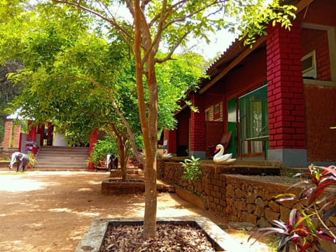 Property building, Restaurant/places to eat, Garden view