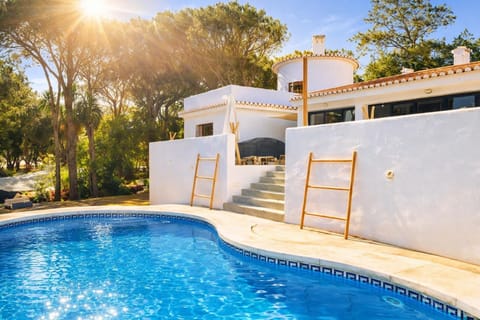 Property building, Garden, Garden view, Pool view, Swimming pool