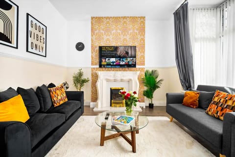 TV and multimedia, Living room, Seating area