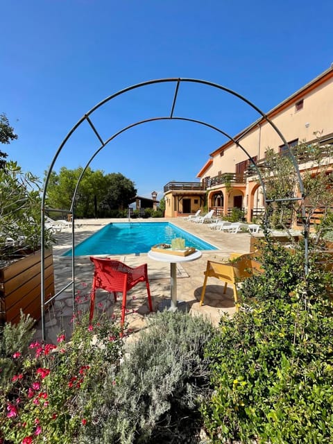 Property building, Garden, Garden view, Pool view, Swimming pool